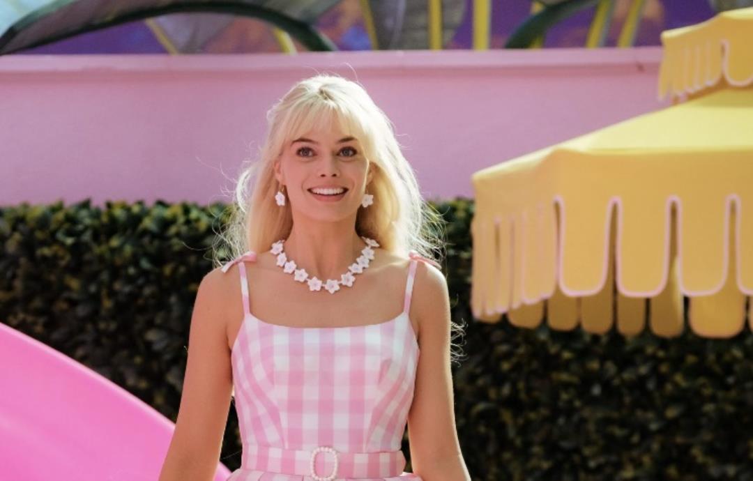 Barbie: Η Margot Robbie κάνει διακοπές στη Φολέγανδρο (φωτο)