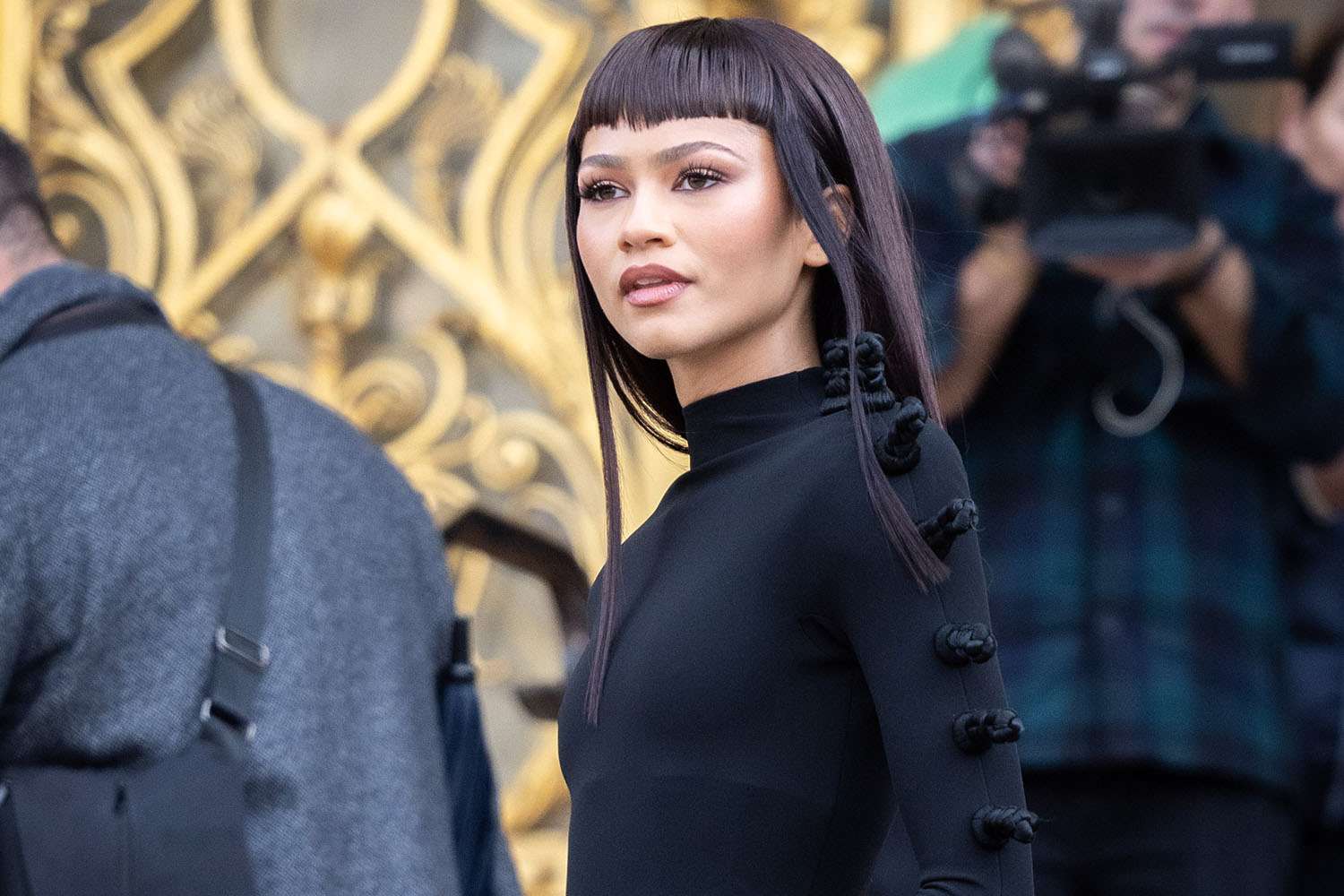 Zendaya: Εμφανίστηκε με νέο hair-look στην Εβδομάδα Υψηλής Ραπτικής στο Παρίσι