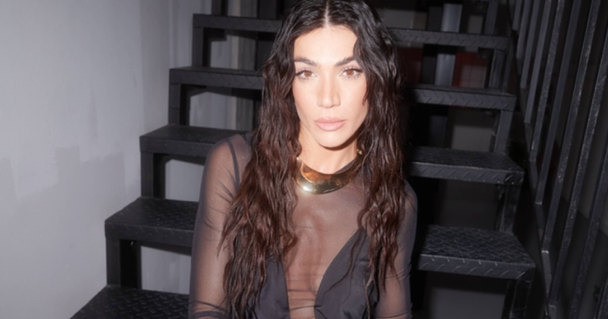 Ήβη Αδάμου: Η stylish τσάντα που δεν αποχωρίζεται από τα χειμερινά looks της