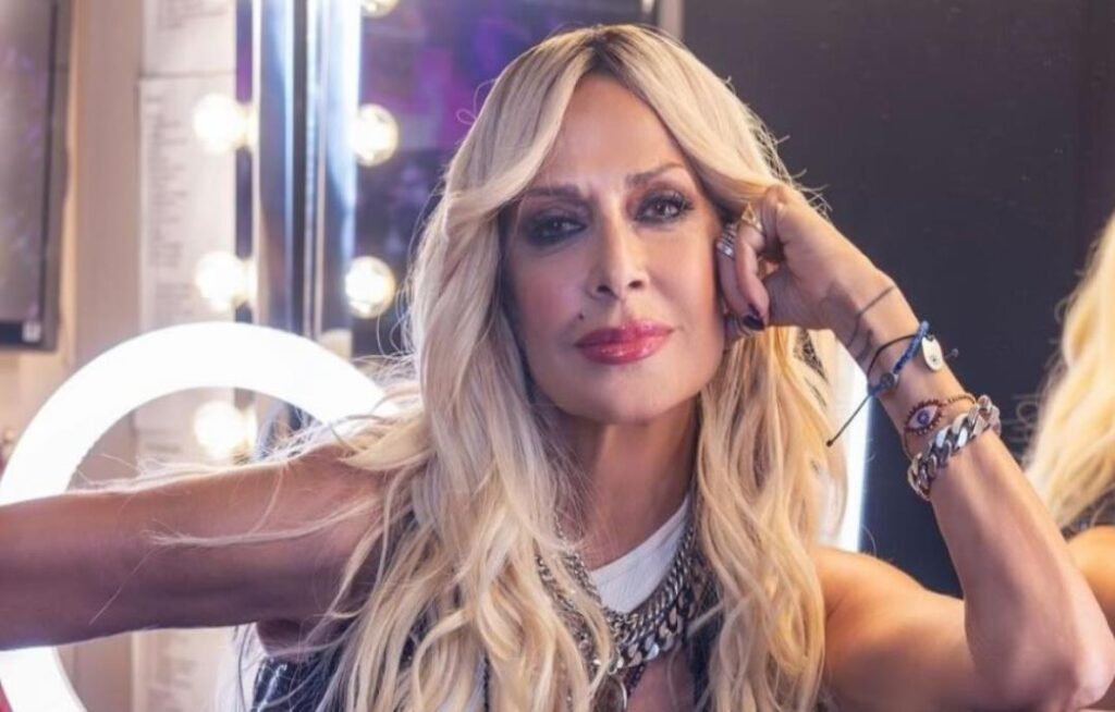 Άννα Βίσση: Πάντα ένα βήμα μπροστά με το πιο κλασσικό καλοκαιρινό αξεσουάρ!