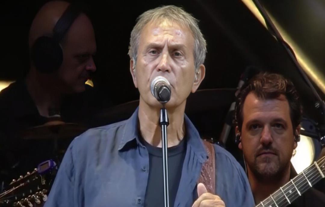 Συγκλονίζει ο Νταλάρας: «Ο Γιωργάκης, ο συμπατριώτης μου από την Κοκκινιά έφυγε»