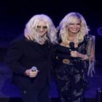 Καρβέλας: Μόλις εξέδωσε πολύ σκληρή ανακοίνωση κατά της Άννας Βίσση